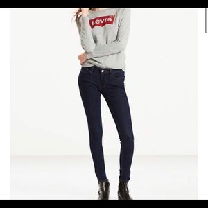 Levi’s 535 skinny jeans